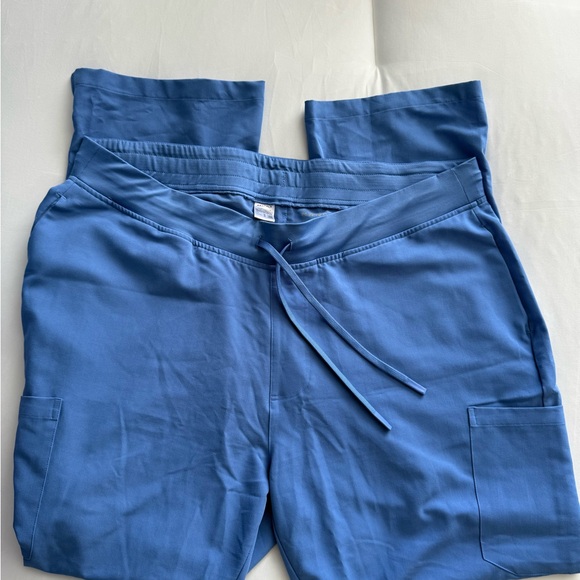 Blue V-Neck Scrub Set - Picture 2 of 10